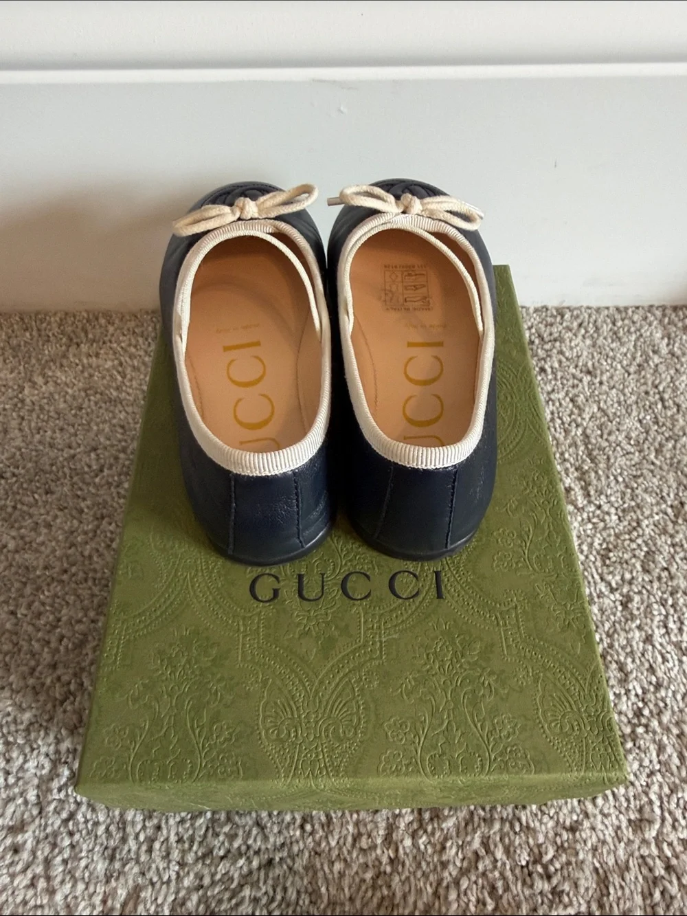 Gucci Classic Mary Jane Ballet Flat Leather Girls Sz 8 100% Authentic